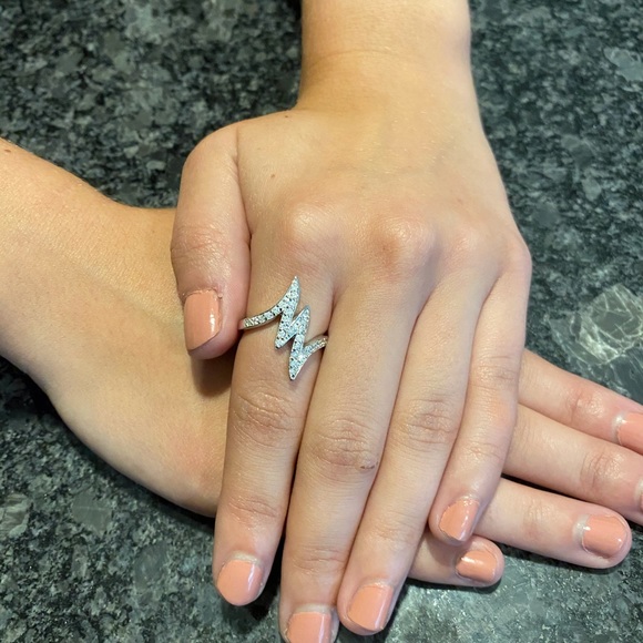 Sterling Silver Cz Zig Zag Ring - Picture 4 of 16